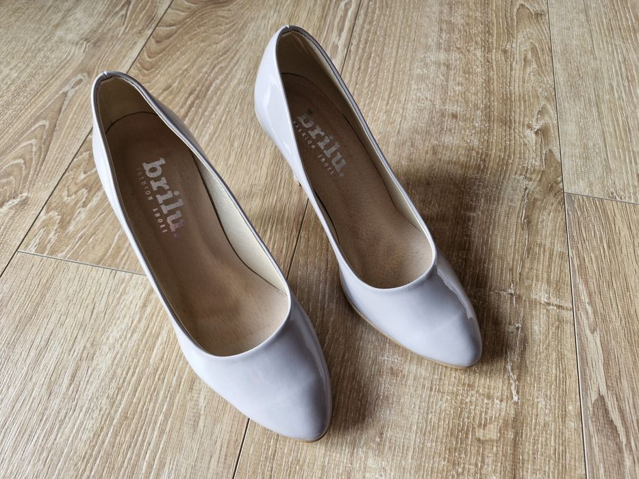 Buty na obcasie 38