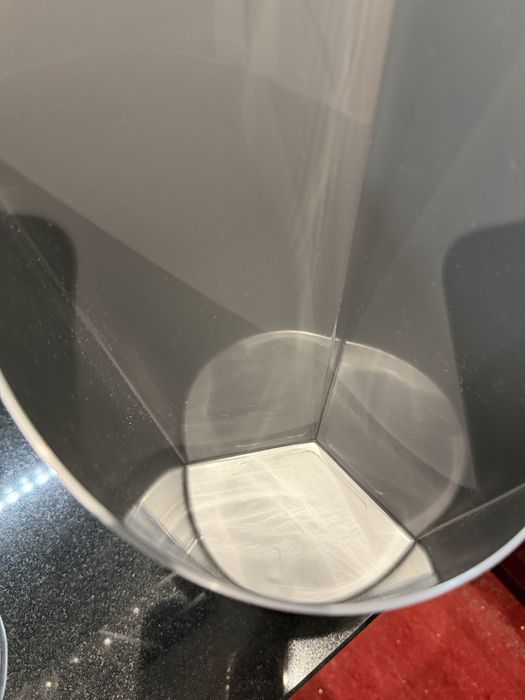 Balde versatil Design Arq Adalberto Dias Suporte Guarda Chuva