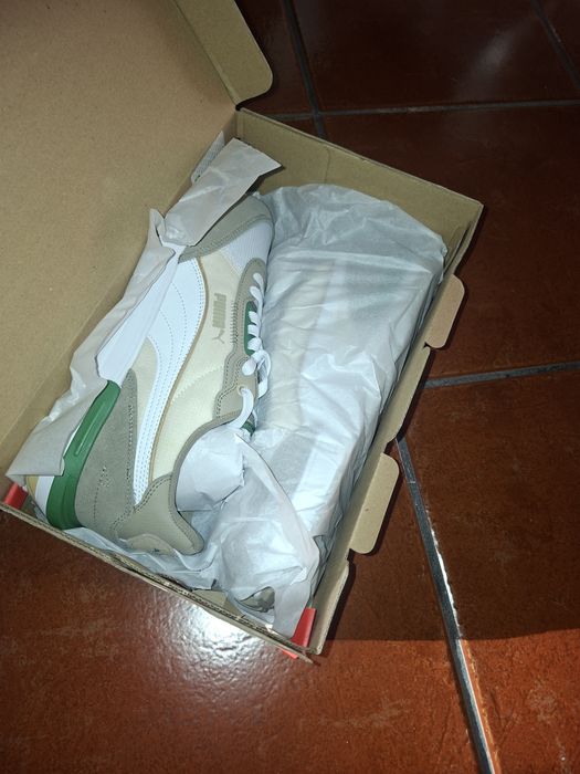 Sapatilhas / Ténis Puma R22