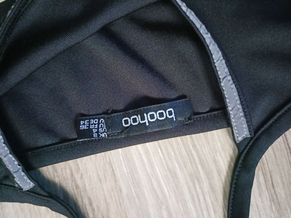 Kombinezon treningowy damski krótki r.s Boohoo