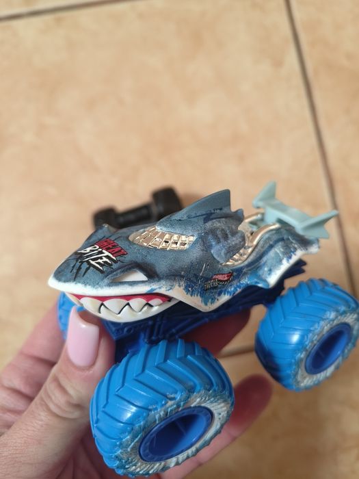 Машинки Hot Wheels