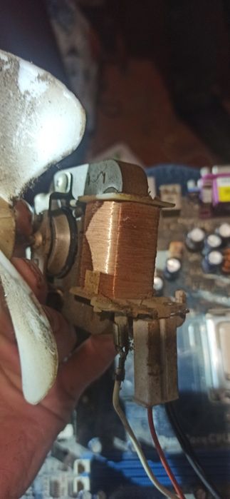 Вентелятор с микроволновки