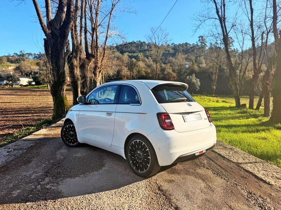 Fiat 500e La Prima