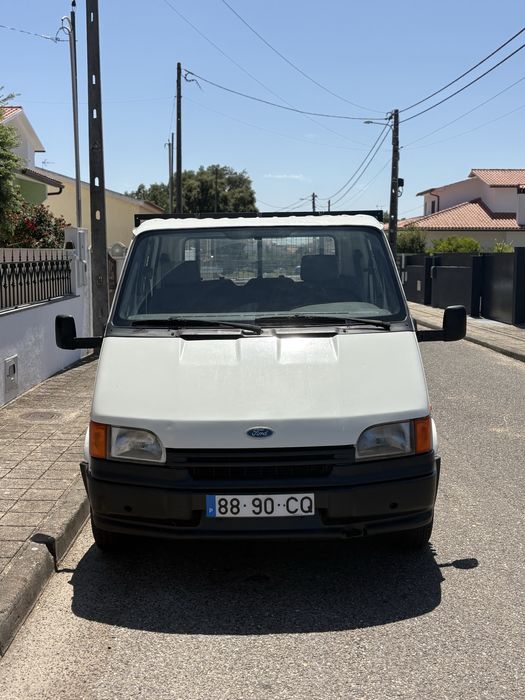 Ford Transit com 6 lugares