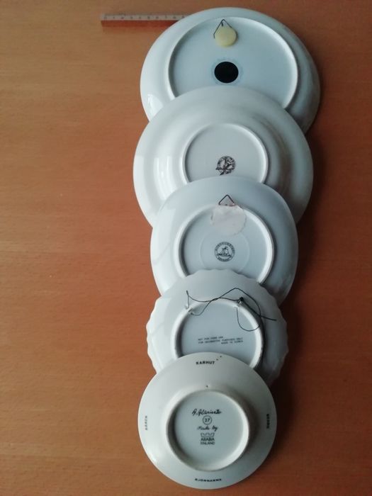 Conjunto de pratos de vários países.