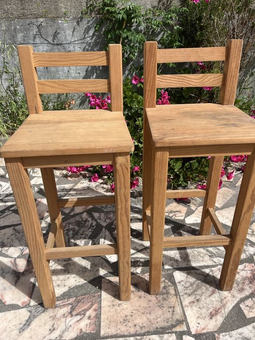 Conjunto de 2 cadeiras altas