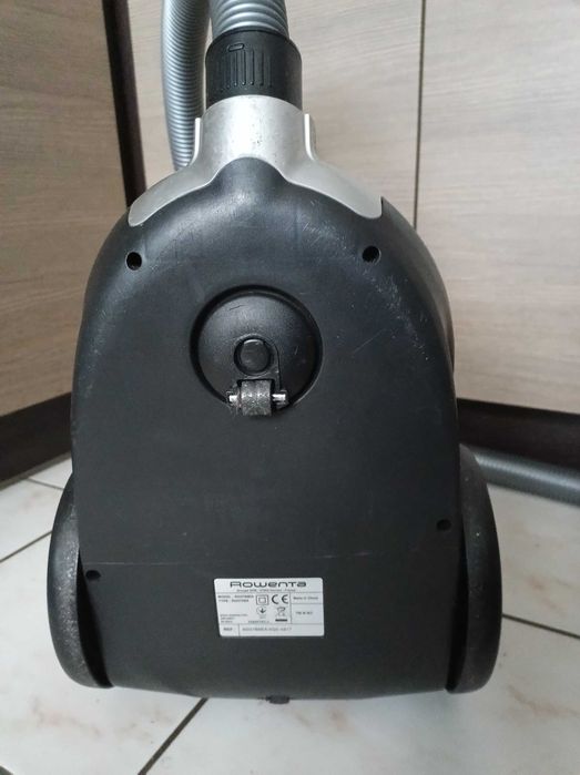 Пылесос циклонный без мешка Rowenta Compact Power RO3786EA исправный