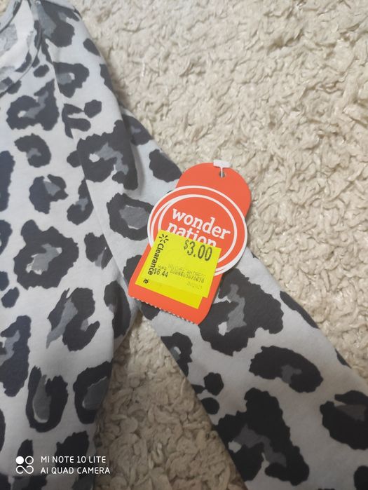 Нові платтячка для близнят