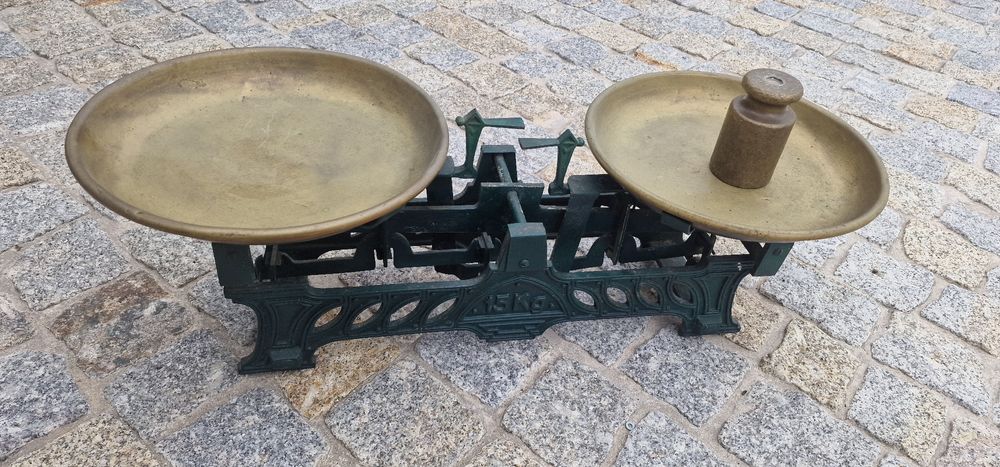 Candeeiro madeira restaurado e balança completa