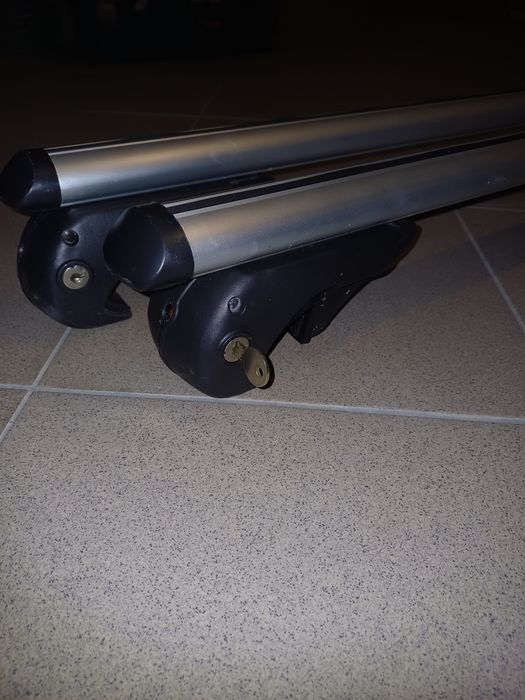 Belki na relingi dachowe