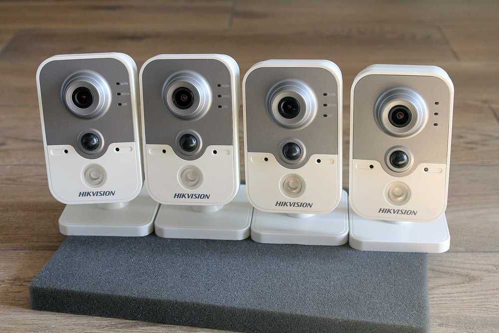 ip камера Hikvision DS-2CD2410FD-I 1.3мп • microSD,  микрофон