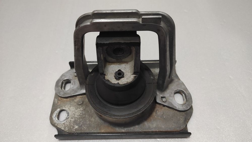 Подушка двигуна 1.9 Renault Trafic