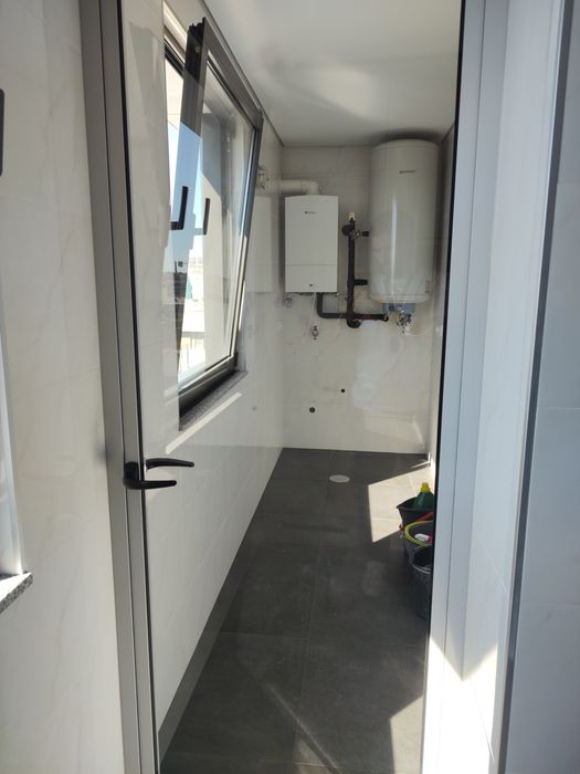 Apartamento T2 na Rua da Boavista com lugares de garagem e vista desafogada