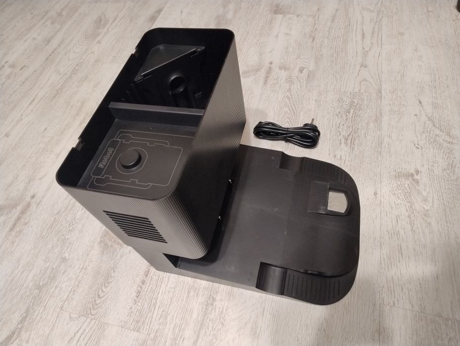 Stacja Clean Base Irobot Roomba J5+J7+J9+ (Bez Pokrywy) USZKODZONA