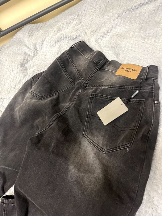 Balenciaga baggy jeans