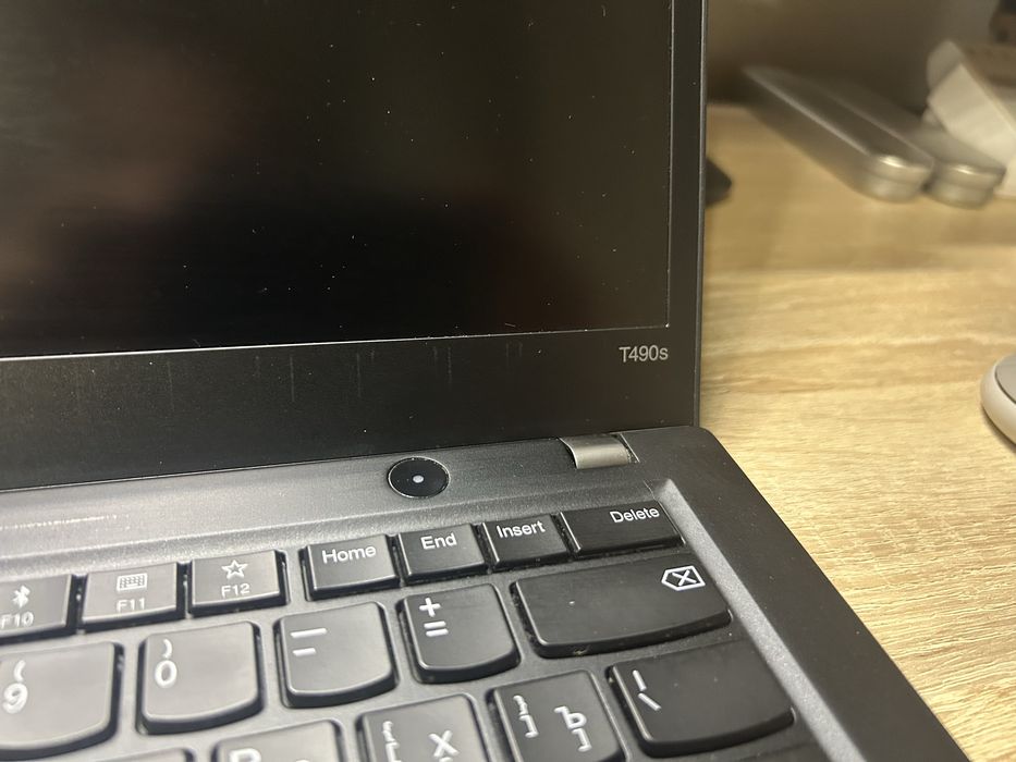 ноутбук lenovo thinkpad t490s ,CORE i5-8366U, IPS, 256gb, 8gb RAM