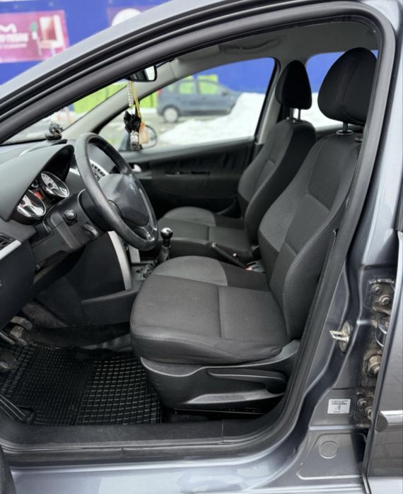 Продам економний та надійний Peugeot 207 SW 2011 року випуску.
