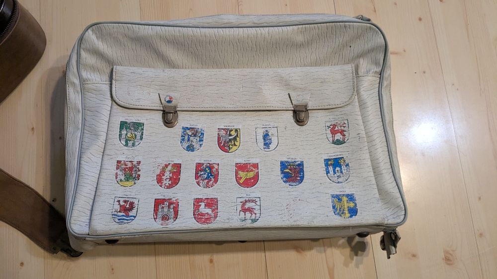 Walizka młodzieżowa z czasów PRL vintage retro