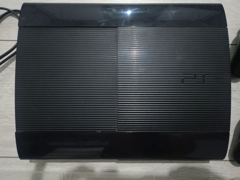 PS3 Super Slim + 2 pady + GTA V | Zestaw gotowy do gry