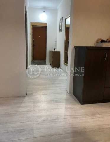 Продаж 3-кім. вул. Каштанова,8 Євроремонт  на 3 поверху