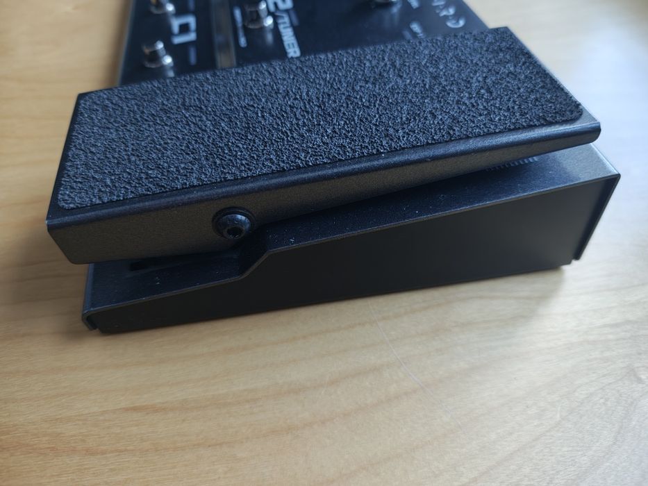 Multiefekt Boss GX-100 z BT-Dual