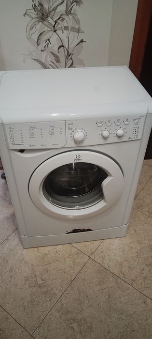 Пральна машина Indesit