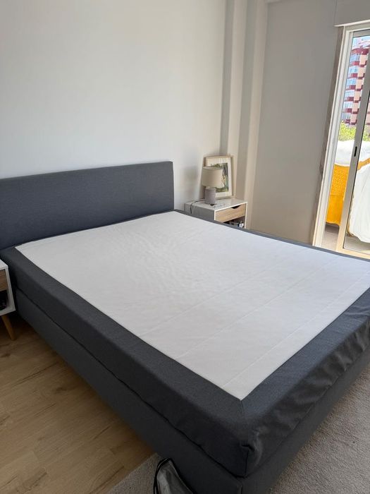 Cama de Casal com Estrado e Colchão Incluídos - 160x200cm