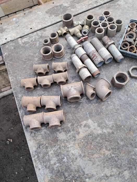 Продам  фитинг стальной