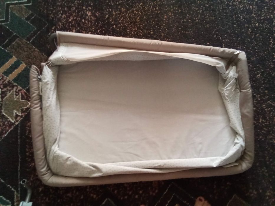 Кроватка - манеж chicco,next to me