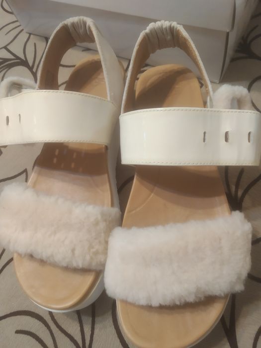 Сандалии UGG Le Fluff Jasmine US 8 ,наш 38