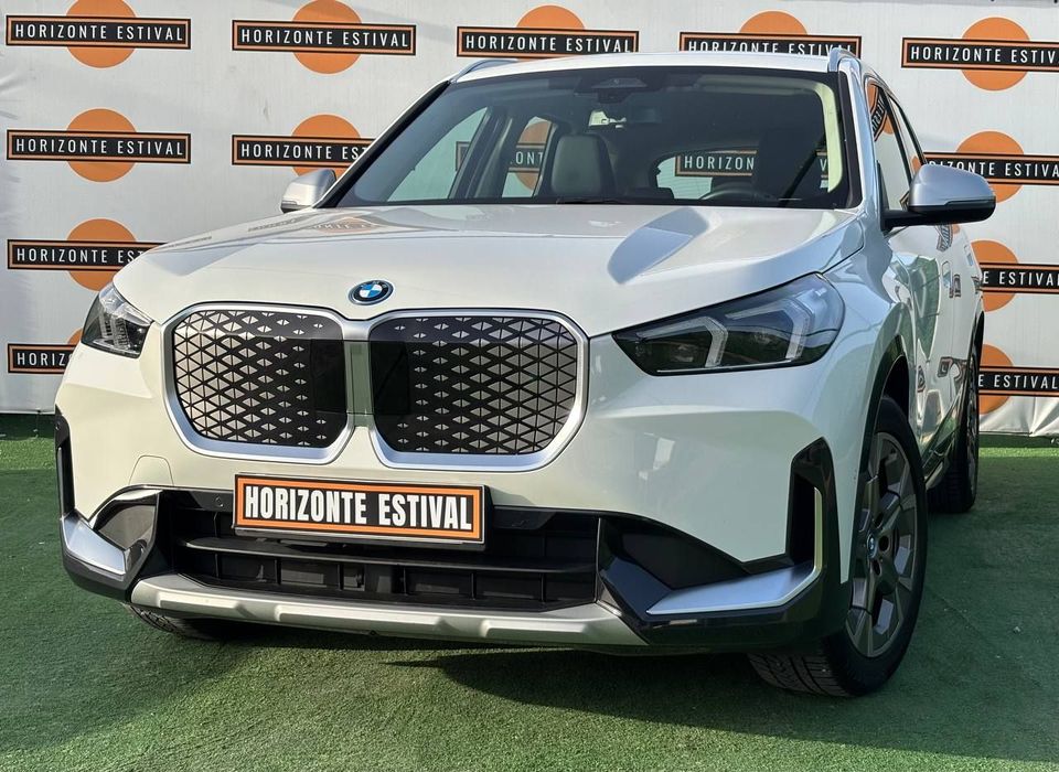 BMW iX1 xDrive30 xLine