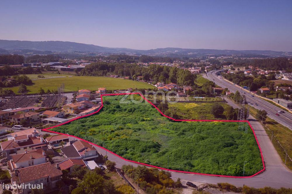 Terreno Urbanizável em Requião, Vila Nova de Famalicão.