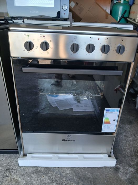 Vendo fogão Meireles eléctrico, vitrocerâmica.  Nunca usado.