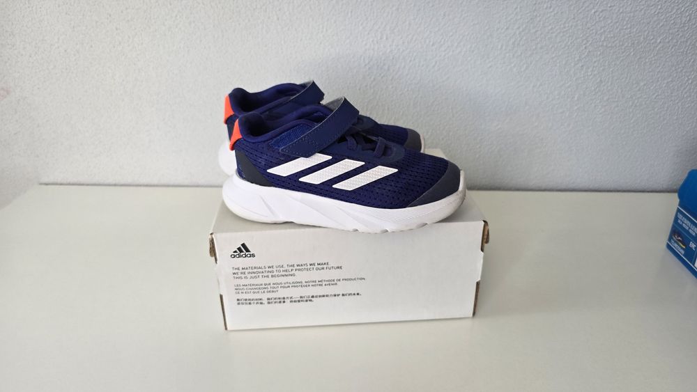 Дитячі кросівки Adidas оригінальні 27 розмір