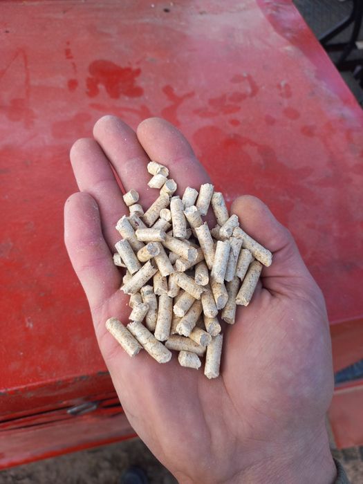 Пелети,гранули,pellets,мішки по 15 кг.14000грн тонна.