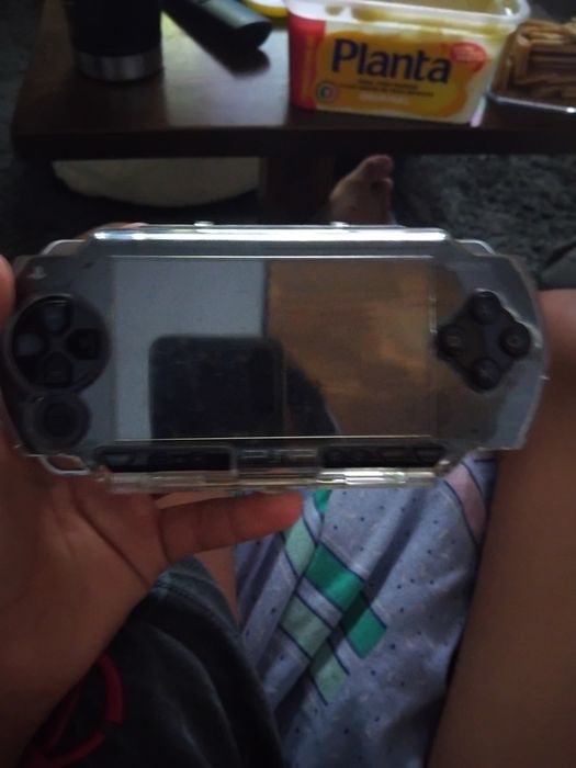 Dois psp um nintendo ds e 9 jogos de psp e 2 jogos de nintendo ds