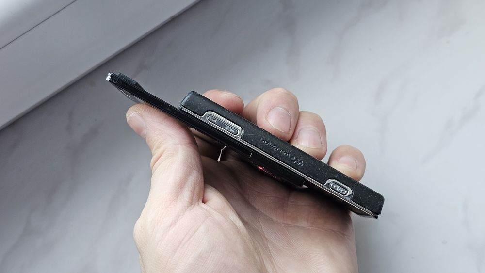 Sony Ericsson W715. Ładny sprawny. Bez sim