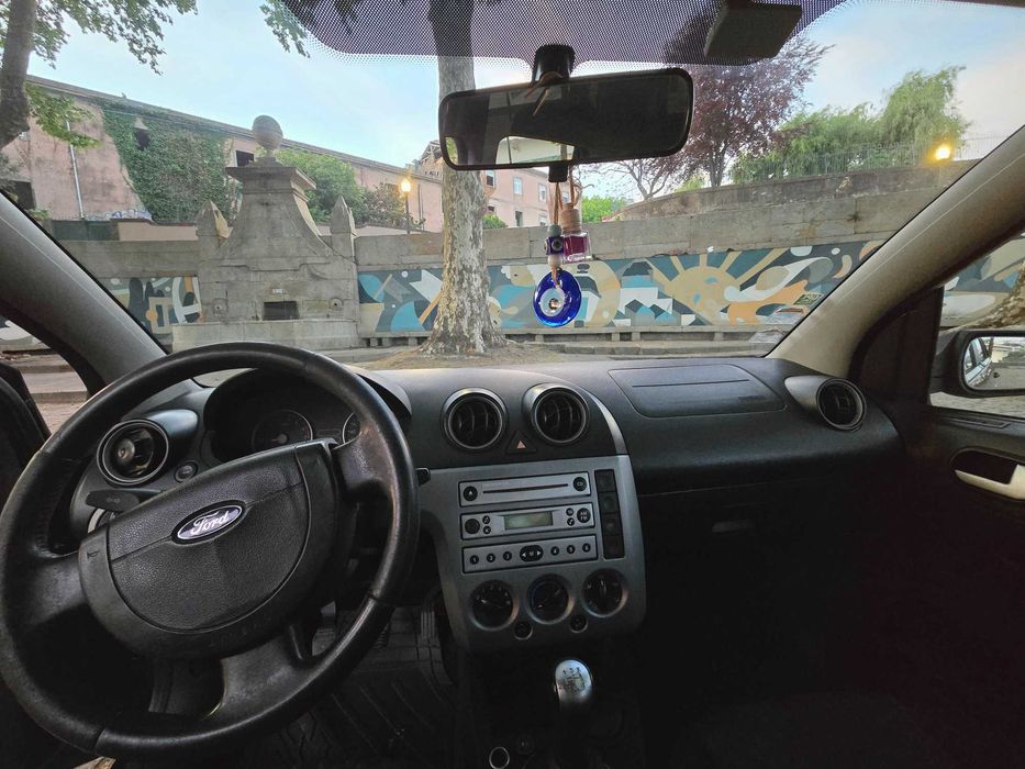 Ford Fiesta 1.25 Trend GPL - Muito económico