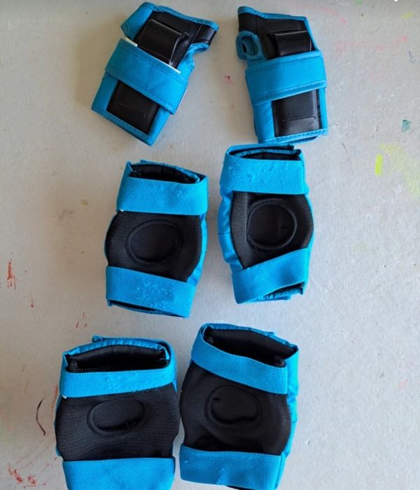 Trotinete Oxelo, capacete e protecções para criança