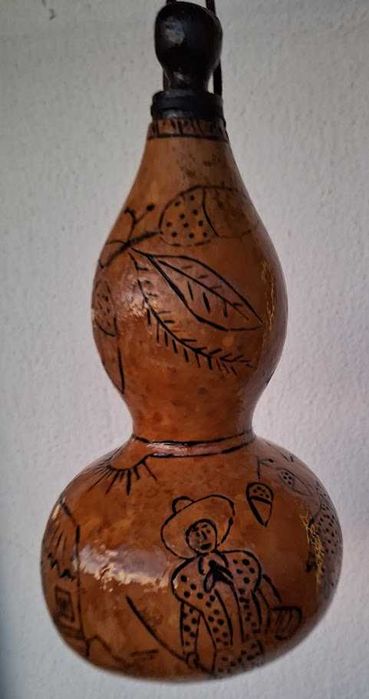 Cabaça decorativa com temas Alentejanos, Trabalho Artesanal