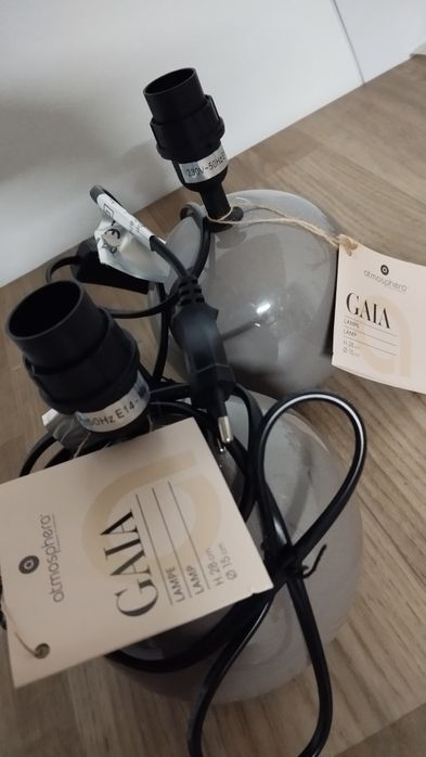 Dois candeeiros de mesa