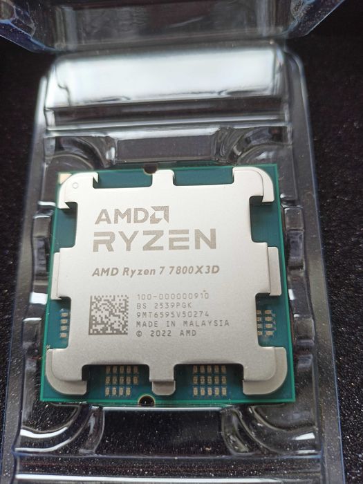 AMD Ryzen 7 7800X3D