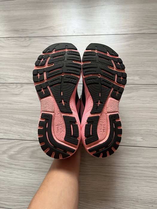 жіночі кросівки Brooks Adrenaline GTS 22
