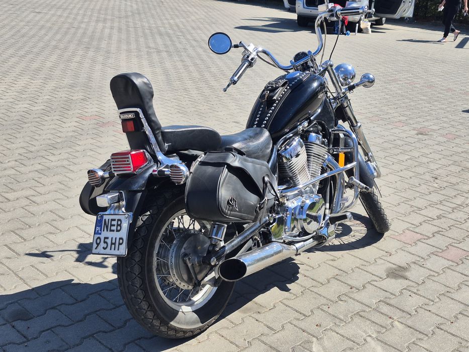 Suzuki Intruder vs 800