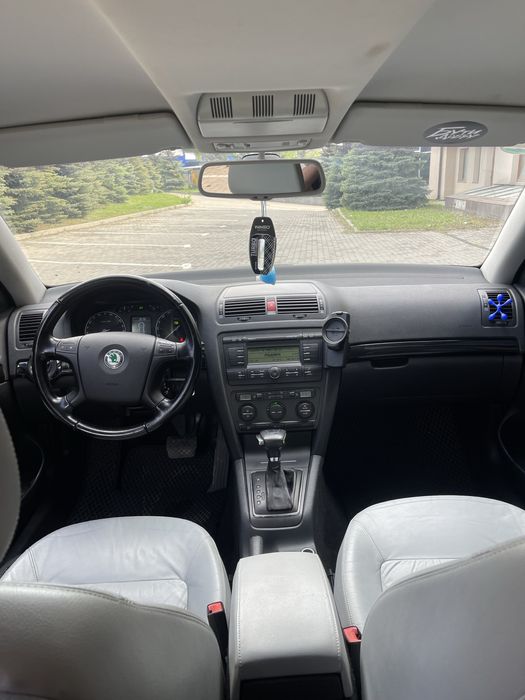Skoda Octavia A5 2.0 бенз Автомат Laurin Klement