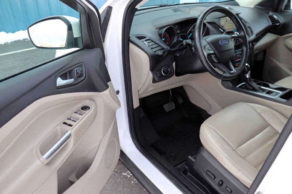 Ford Escape Titanium      2017