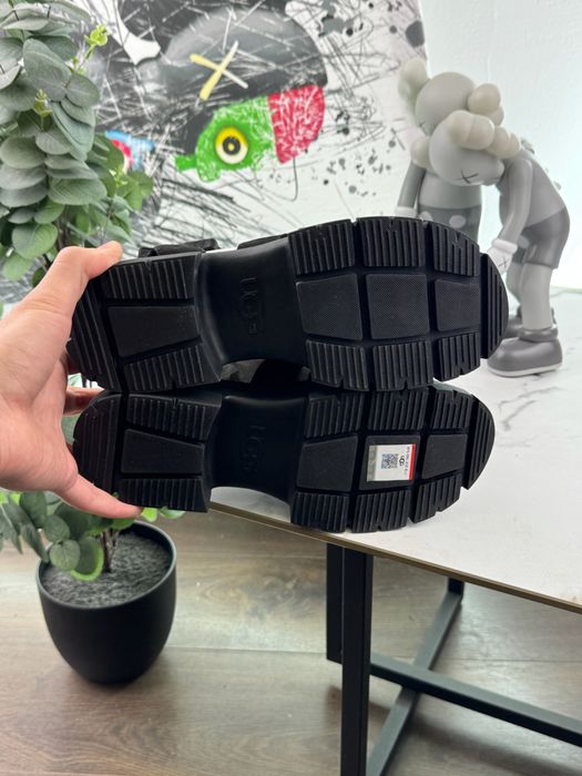 Кросівки сандалі UGG 38 розмір Е17168