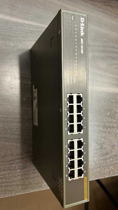 Комутатор некерований D-Link DES-1016D