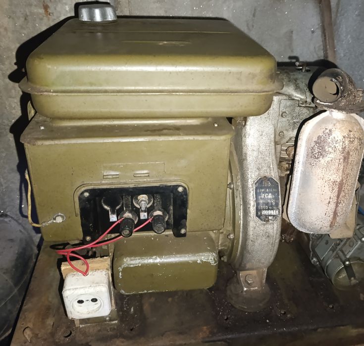 Срочно продам армійський бензогенератор АБ-1