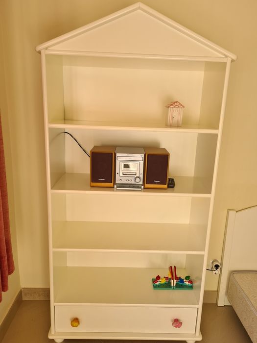 Estante quarto criança